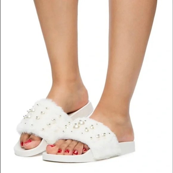 BAMBOO Shoes - SALE! Bamboo Softy Fur Pearl Slides